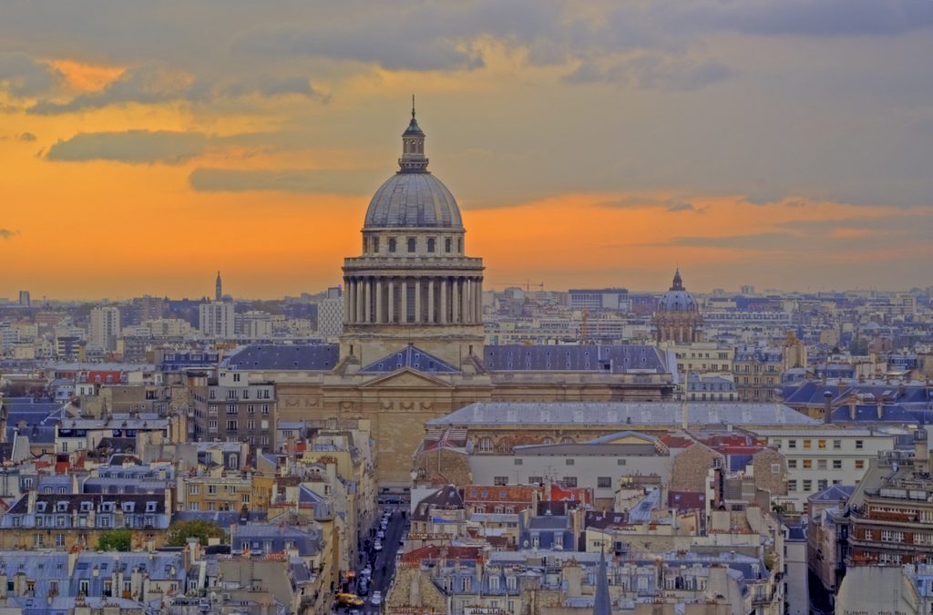 Panthéon de Paris vue aerienne nocturne